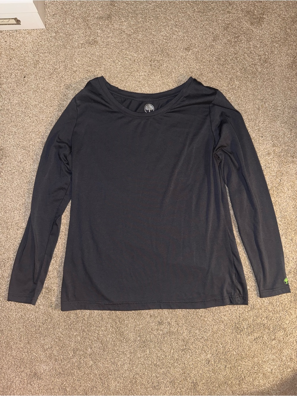 Women's Dark Gray Long-Sleeve Performance Top